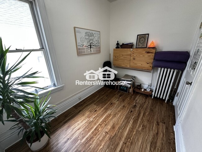 Photo - 1049 7th St W