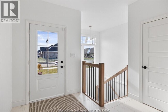 Photo - 210 McLellan Ave