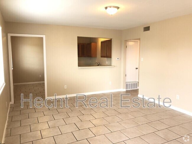 Building Photo - 7300 Twin Crest Dr Rental