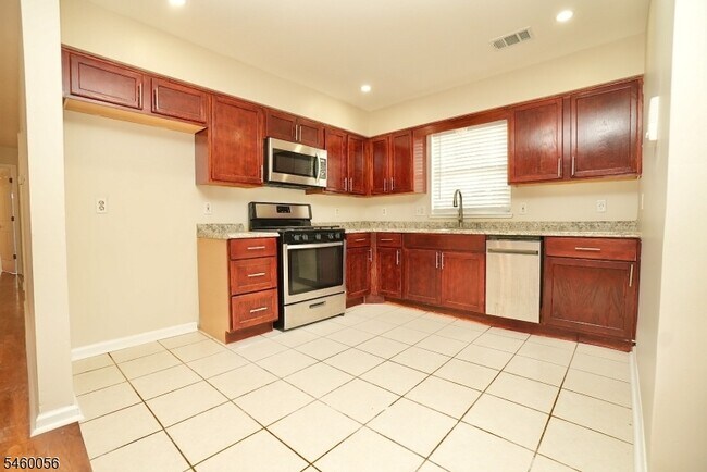 63 Seymour Ave Unit 1