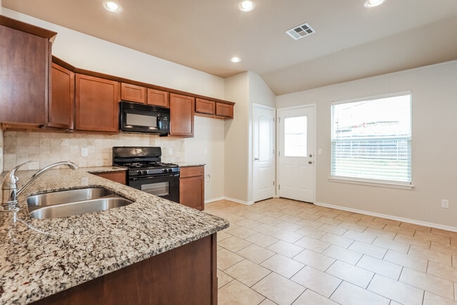 Photo - 9329 NW 70th St