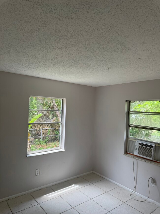 Photo - 2143 Laura Ln Unit 47B