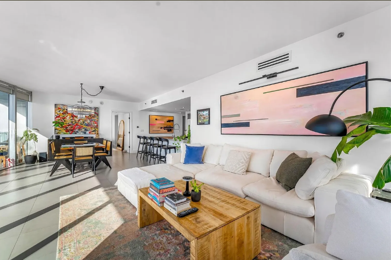 Photo - 465 Brickell Ave
