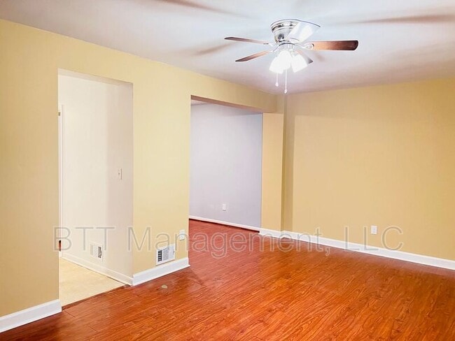 Building Photo - 8717 Plymouth St Unit #4 Rental