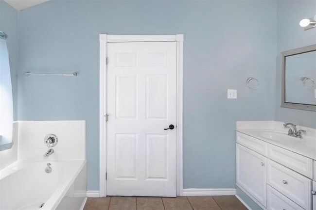 Photo - 405 Magnolia Estates Dr