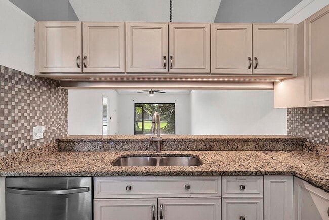 Photo - 416 Buttonwood Pl