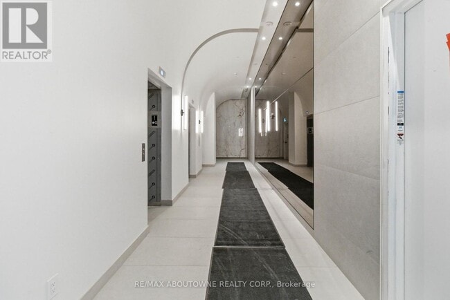 Photo - 2075 Lakeshore Rd. Unit 2011