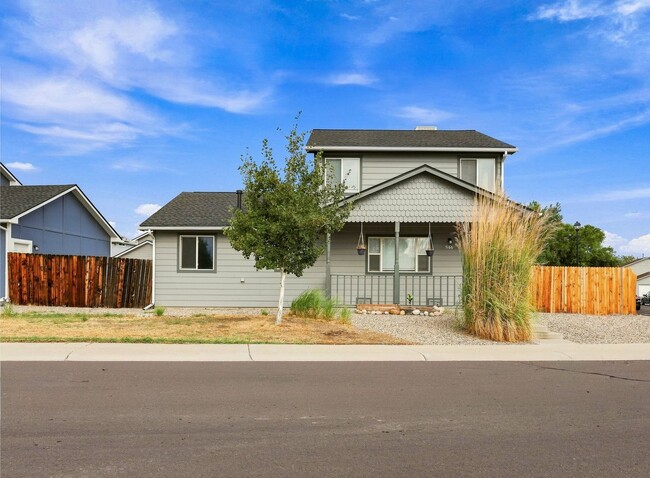 Building Photo - 566 Placer St