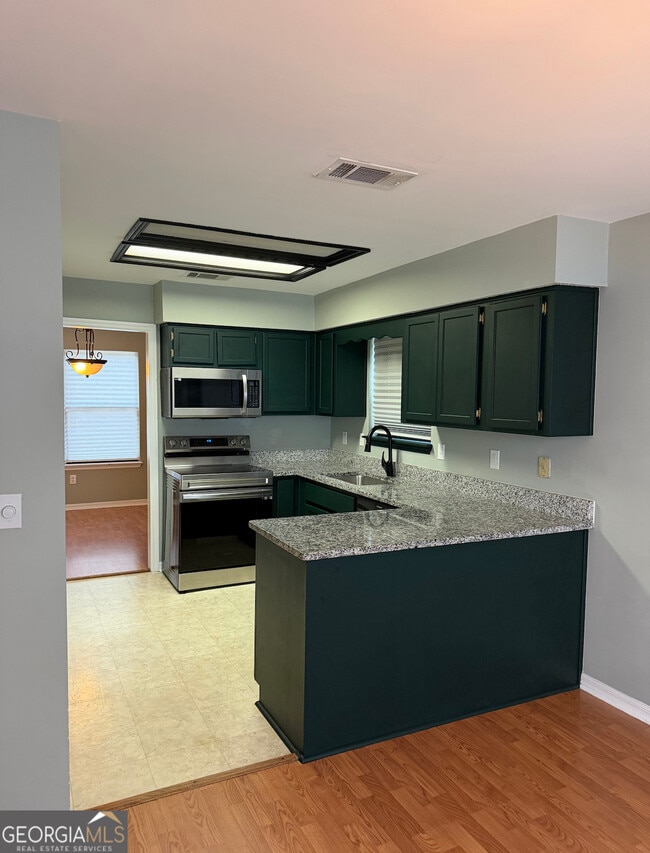 Photo - 203 Millers Trace Dr