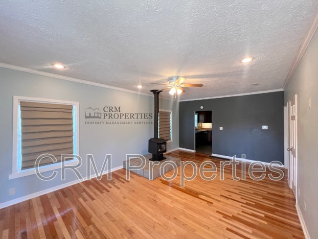 Photo - 414 W King St