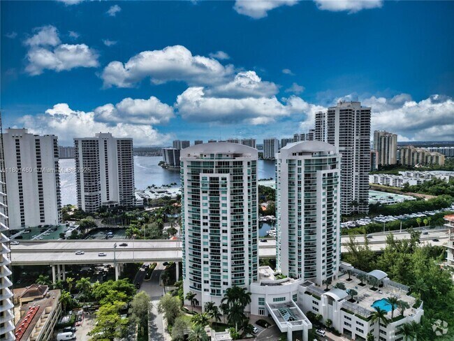 Building Photo - 19400 Turnberry Way Unit 321 Rental
