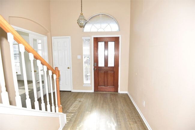 Photo - 9907 Up Country Ln