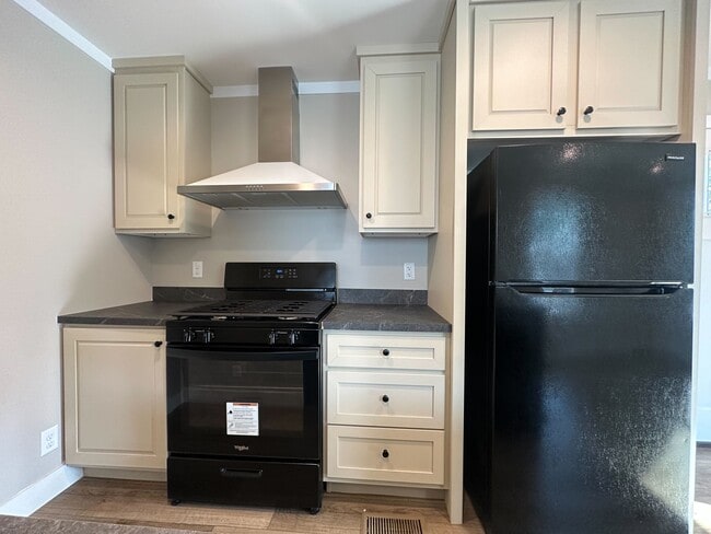 Photo - 76 E U.S. Hwy 6