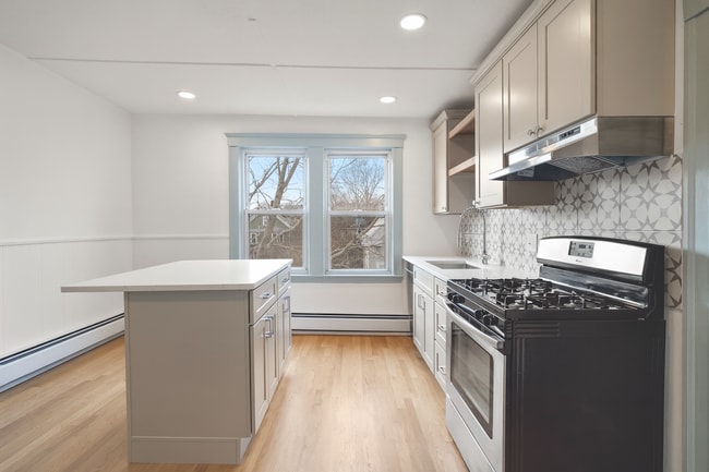 Photo - 69 Endicott St Unit #3