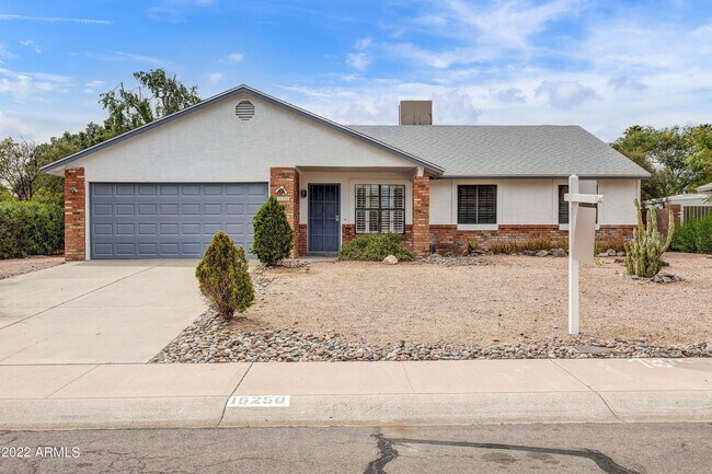 Building Photo - 16250 N 64th Pl