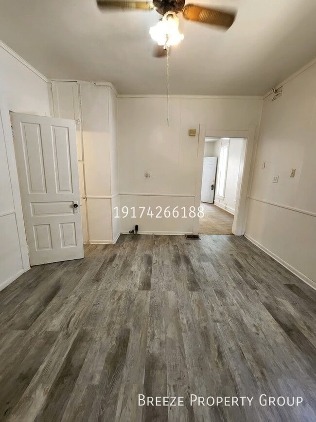 Photo - 323 Champion St