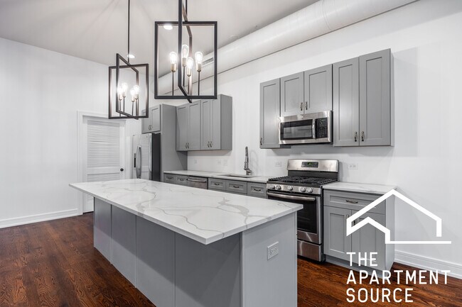 Photo - 2500 W Chicago Ave Unit 2W