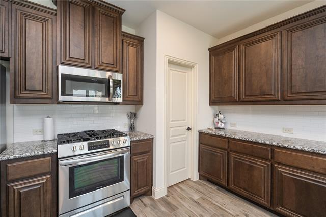 Photo - 205 Oakcrest Dr