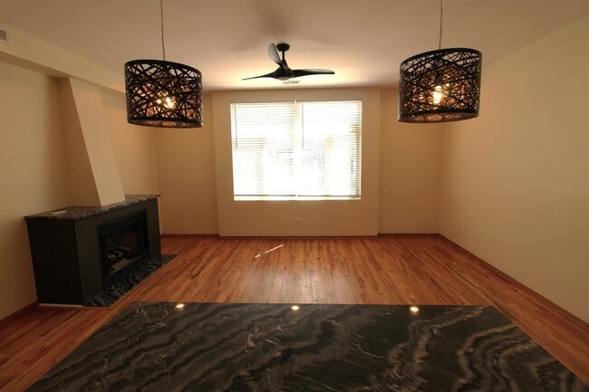 Photo - 2054 W Division St Unit 2