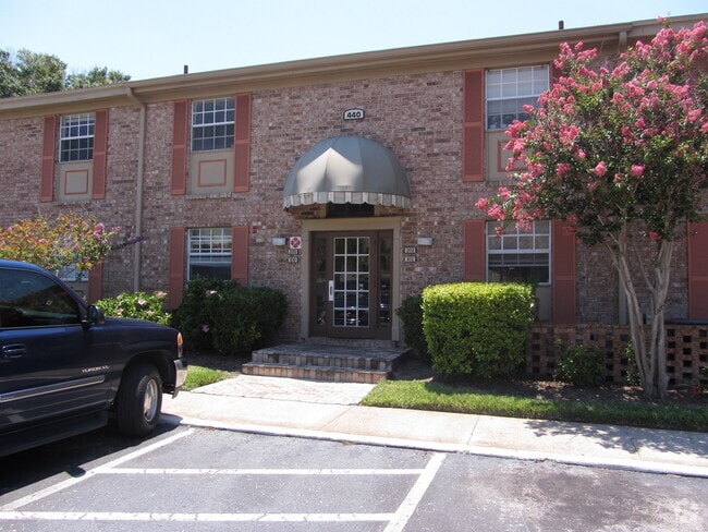 Building Photo - Location, Location, Location ! Completely ... Rental