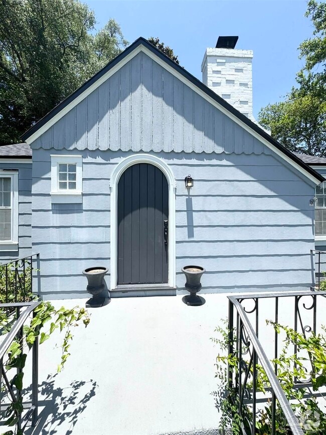Building Photo - 1318 Wilson Ave Rental