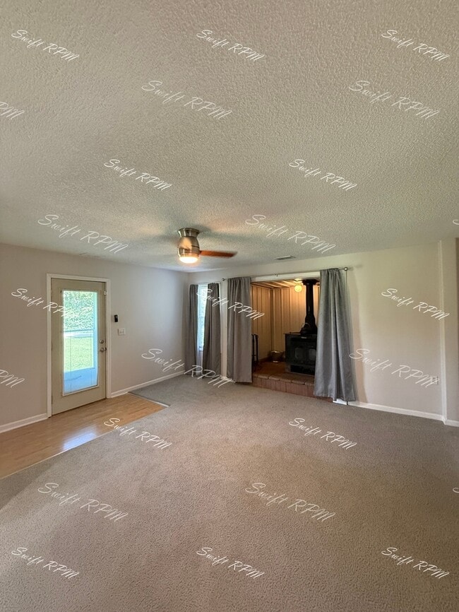 Photo - 18501 N Main St