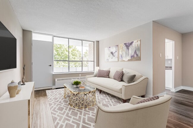 Photo - 40 Tuxedo Court