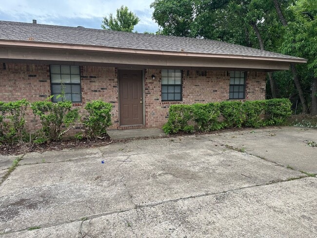 Photo - 710 E O St Apartment Unit #1