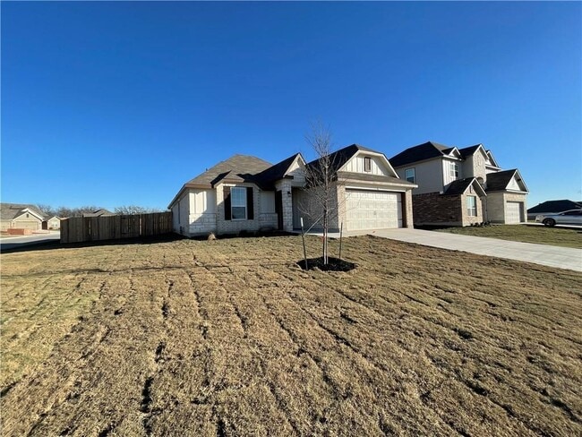 Photo - 917 Hollyhock Dr
