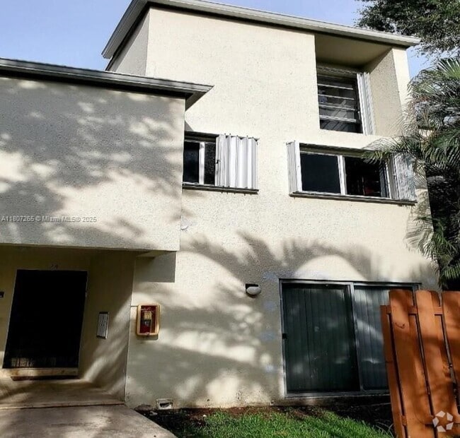 Building Photo - 1914 SW 17th Ave Rental