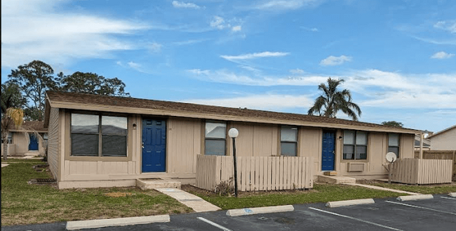 Building Photo - Villas of Cocoa Rental