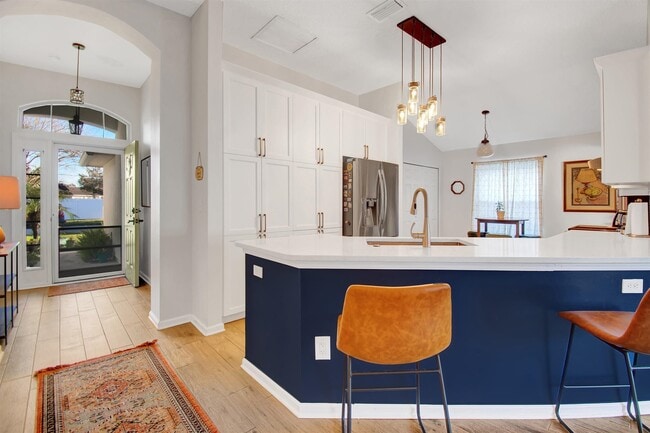 Photo - 880 Oak Arbor Cir