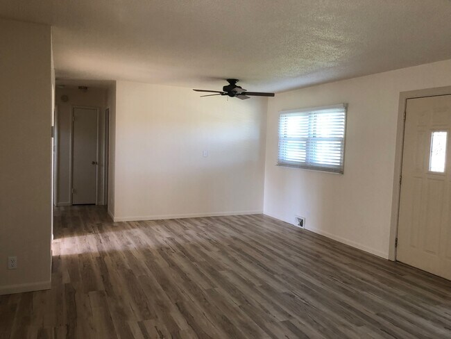 Photo - 813 E Meade St