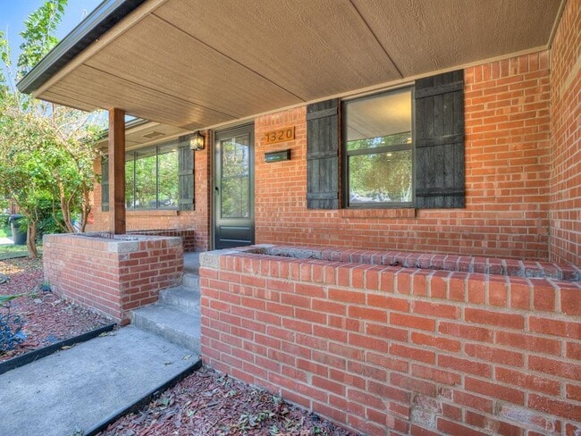 Photo - 1320 Avondale Dr