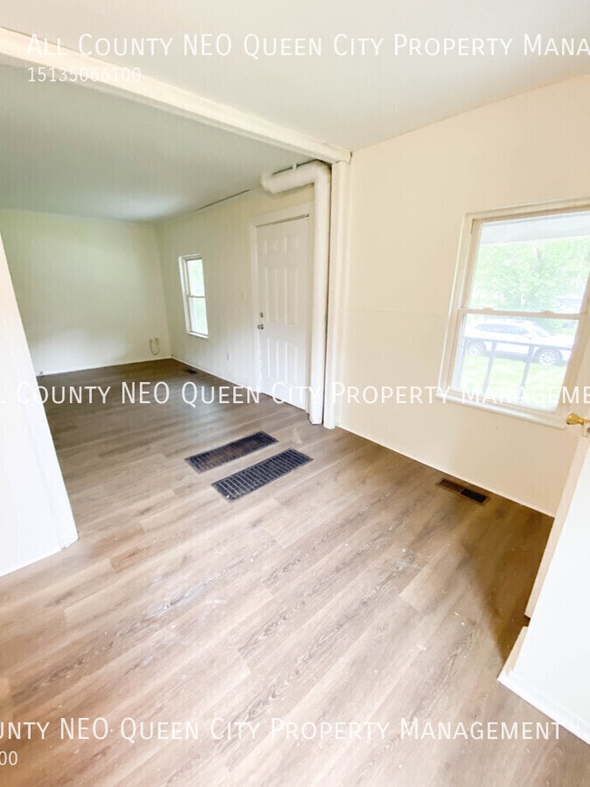 Photo - 7944 Harrington Ave