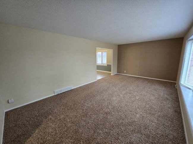 Photo - 5109 Coachman Rd