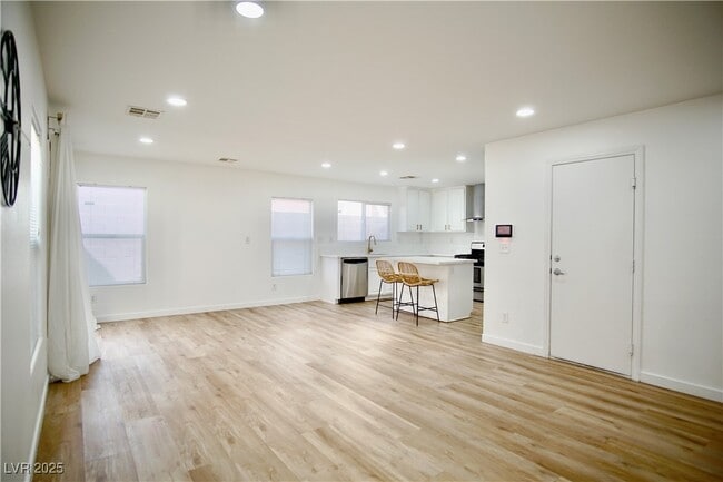 Photo - 7251 Forefather St