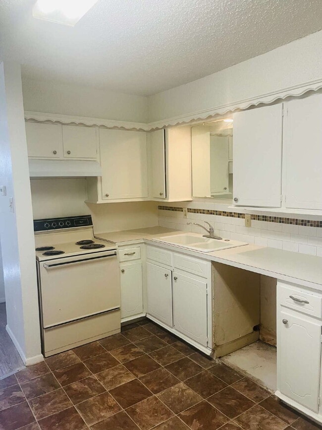 Photo - MOVE IN SPECIAL - 2 Bedroom Townhome Unit A