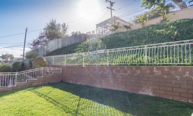Building Photo - 5667 Heatherdale Dr Rental