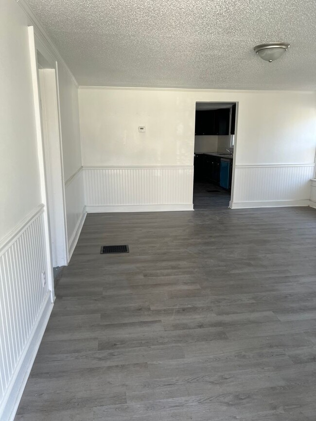 Recently Remodeled 3 bedroom 2 full bathro... - Recently Remodeled 3 bedroom 2 full bathro... Casa