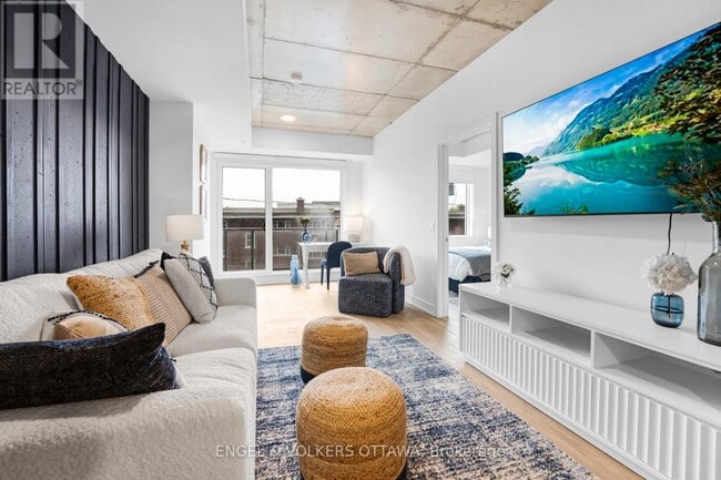 Photo - 1655 Carling Ave