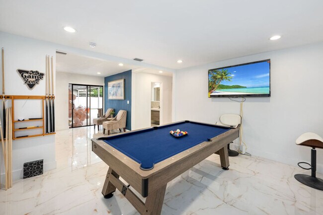 Building Photo - 8444 Sheraton Dr Unit ID1369661P