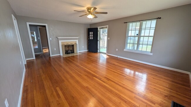 Photo - Cute 2BR House with Large Kitchen, Lots of Natural Light