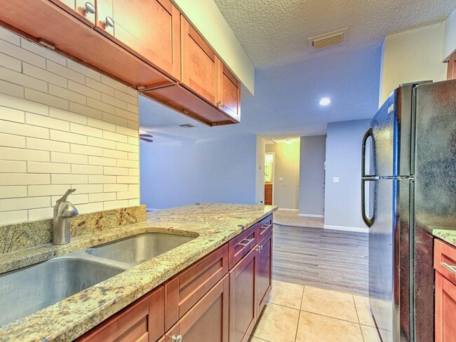 Photo - 213 Berry Tree Pl