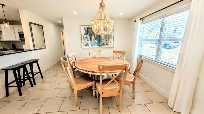 Photo - SHORT-TERM VACATION RENTAL Updated 4-Bedroom Pool Home with Spacious Living Areas
