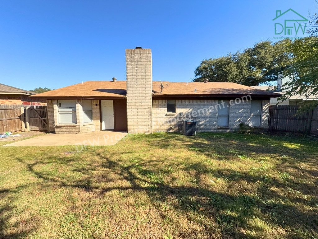 Photo - Charming 3BR Home for Lease with Spacious Backyard in Fort Worth