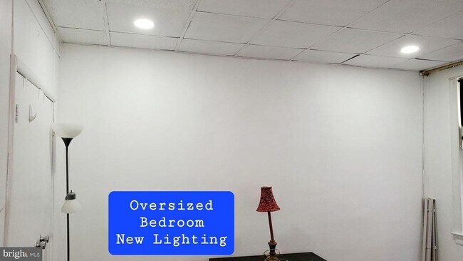 Photo - 623 N 64th St