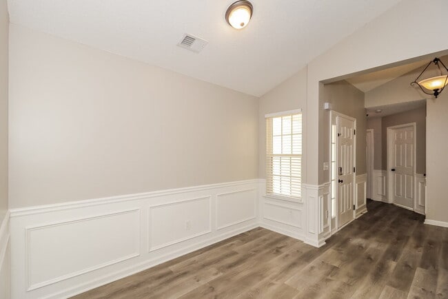 Photo - 526 Firethorn Ct