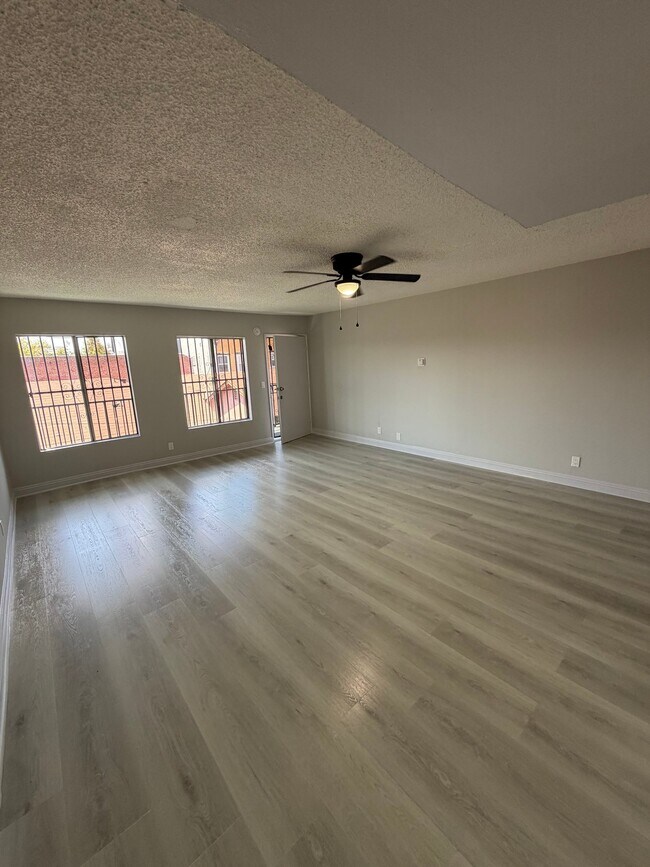 Photo - 4265 S Hoover St Unidad 4