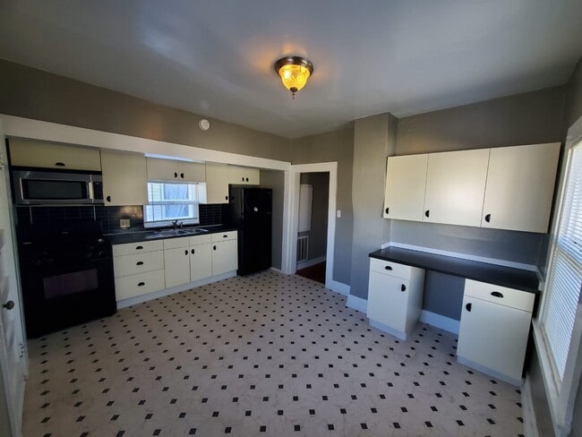 Photo - 110 Roseville St